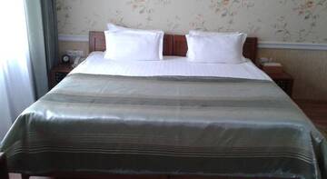 Фото номера Люкс с кроватью размера &quot;king-size&quot; Гостиница Pyramid Hotel г. Находка 3