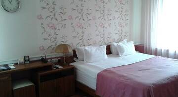 Фото номера Улучшенный одноместный номер Гостиница Pyramid Hotel г. Находка 8